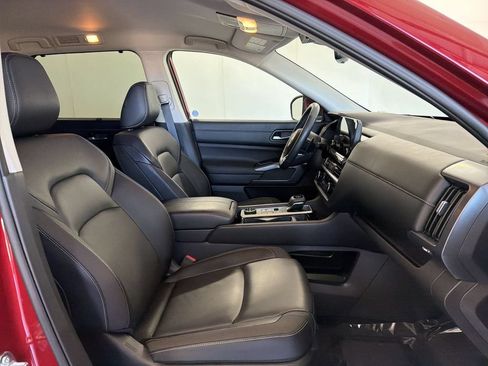 Certified 2025 Nissan Pathfinder SL AWD/4WD image 22