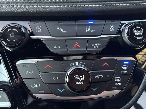 New 2026 Chrysler Pacifica Select image 18