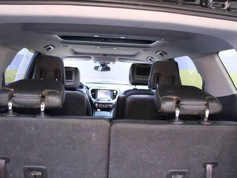 Used 2018 GMC Acadia SLT image 17