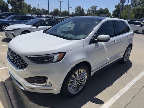 Used 2022 Ford Edge Titanium w/ Equipment Group 301A AWD/4WD image 4