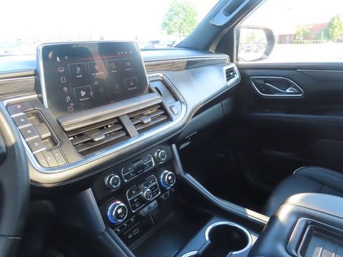 Used 2023 GMC Yukon SLT w/ SLT Luxury Package AWD/4WD image 40
