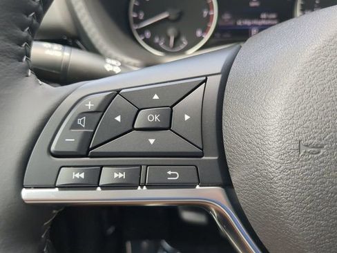 Used 2025 Nissan Sentra SV image 24