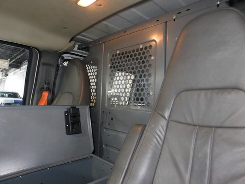 Used 2015 Chevrolet Express 2500 image 38