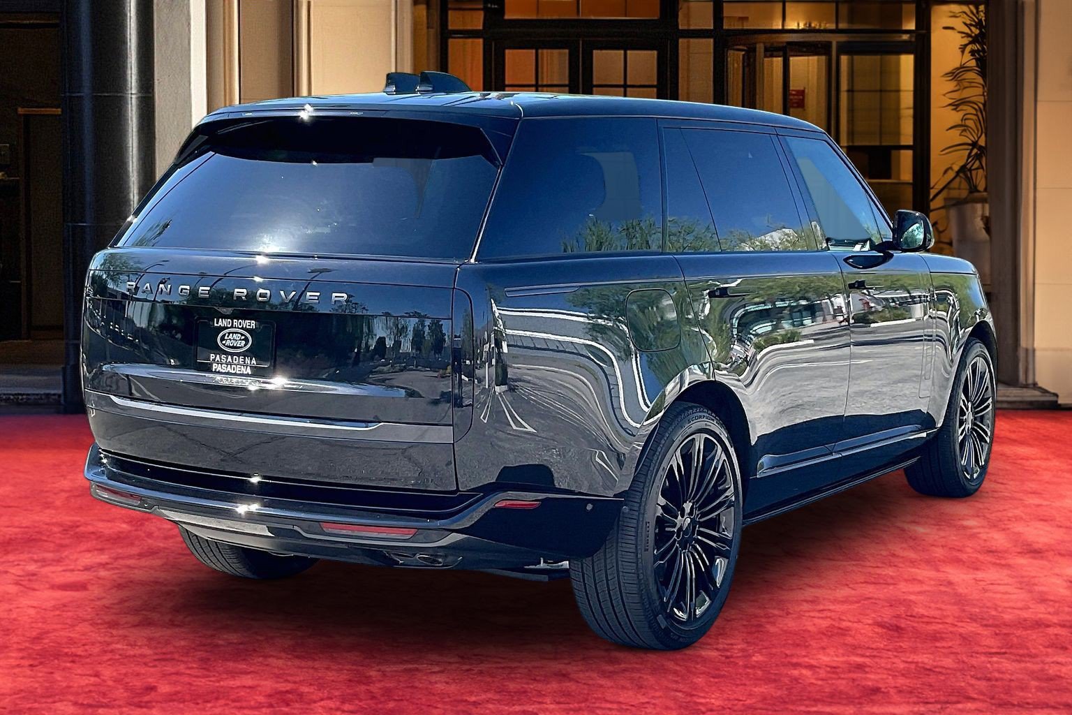 New 2026 Land Rover Range Rover Long Wheelbase SE AWD/4WD image 5