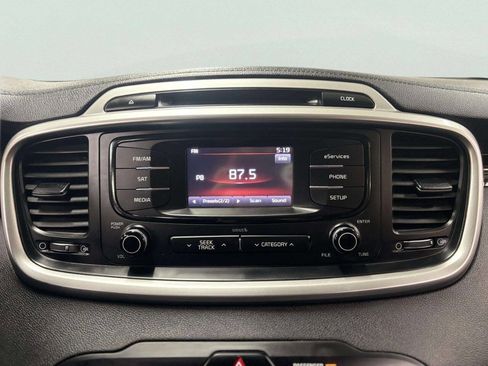 Used 2016 Kia Sorento LX w/ LX Convenience Package image 23