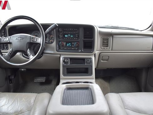 Used 2006 Chevrolet Silverado 2500 LT w/ Heavy-Duty Power Package image 12