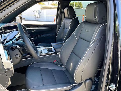New 2026 Cadillac Escalade ESV Luxury w/ LPO, Floor Liner Package AWD/4WD image 9