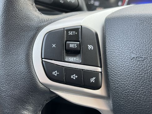 Used 2023 Ford Explorer XLT w/ Equipment Group 202A AWD/4WD image 27