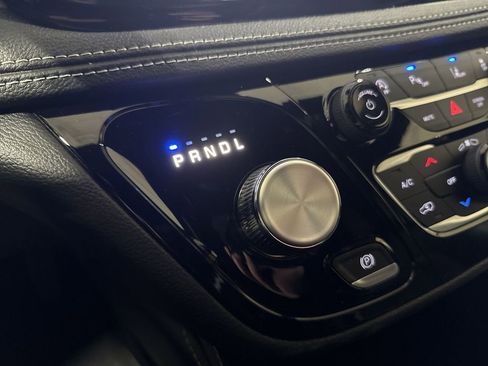 New 2026 Chrysler Pacifica Limited image 18