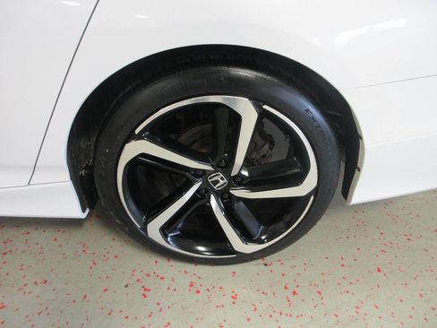 Used 2019 Honda Accord Sport image 15