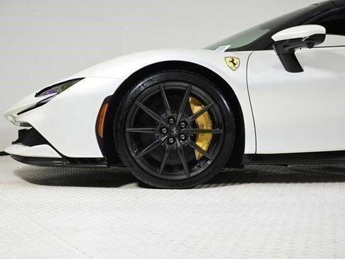 Used 2024 Ferrari SF90 Spider image 42