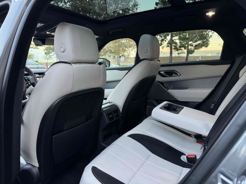 Used 2018 Land Rover Range Rover Velar R-Dynamic SE AWD/4WD image 33