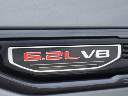 Used 2024 GMC Sierra 1500 AT4 w/ Technology Package AWD/4WD image 18