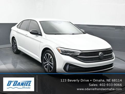 Used 2024 Volkswagen Jetta Sport FWD image 8