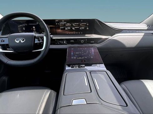 Certified 2025 INFINITI QX80 Pure AWD/4WD image 7