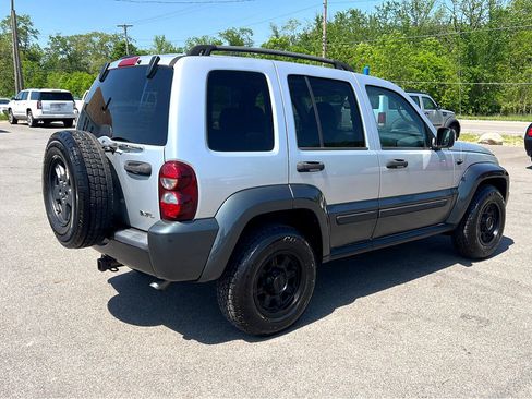 Used 2005 Jeep Liberty Renegade image 5