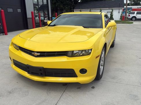 Used 2015 Chevrolet Camaro LT RWD image 1