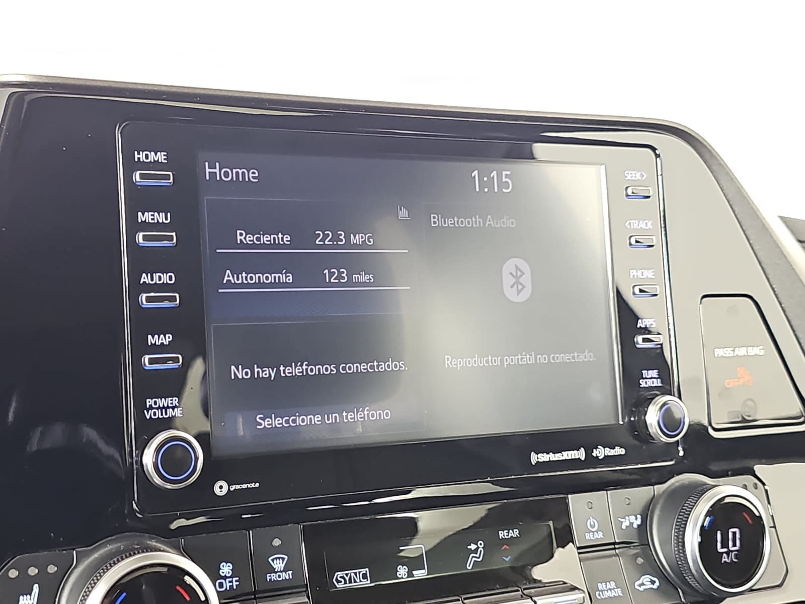 Used 2022 Toyota Highlander XLE FWD image 21