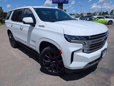 Used 2021 Chevrolet Tahoe High Country w/ Premium Package AWD/4WD image 3