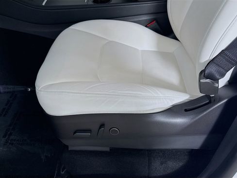 Used 2022 Tesla Model Y Performance image 18