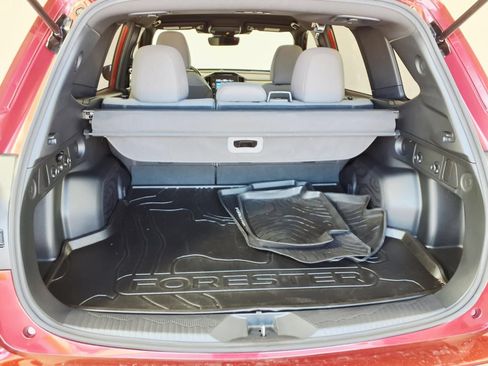 Used 2025 Subaru Forester w/ Convenience Package #1 AWD/4WD image 8
