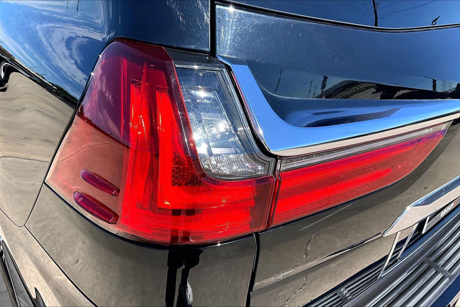 Used 2021 Lexus LX 570 4WD w/ Luxury Package image 29