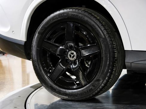 Used 2024 Mercedes-Benz GLC 300 4MATIC image 55