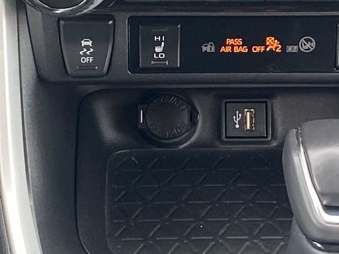 Certified 2023 Toyota RAV4 XLE Premium AWD/4WD image 31