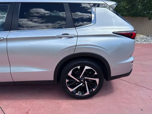 Used 2024 Mitsubishi Outlander SE AWD/4WD image 35