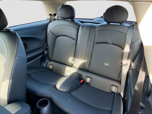 Used 2023 MINI Cooper 2-Door Hardtop image 23