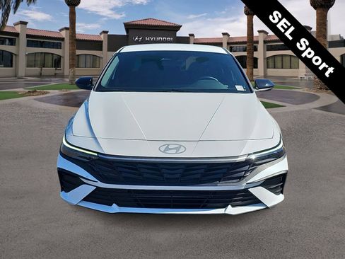 Used 2025 Hyundai Elantra Sport FWD image 3