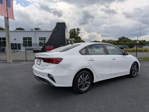 Used 2024 Kia Forte LXS FWD image 3