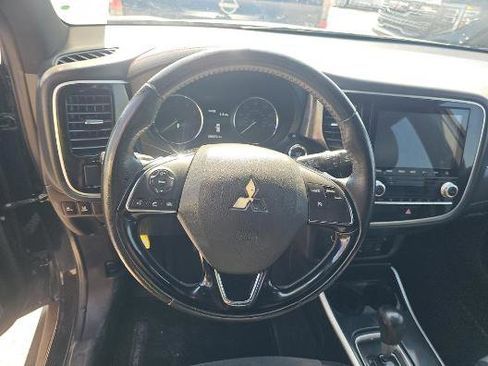 Used 2020 Mitsubishi Outlander LE FWD image 5
