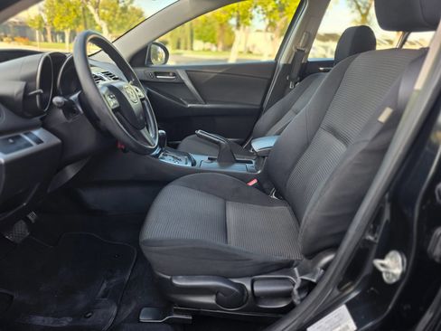 Used 2013 MAZDA MAZDA3 i Sport FWD image 16