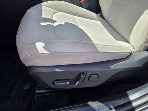 Used 2023 Kia Niro EX Touring FWD image 19