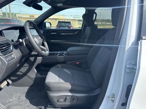 New 2025 GMC Acadia Elevation image 12