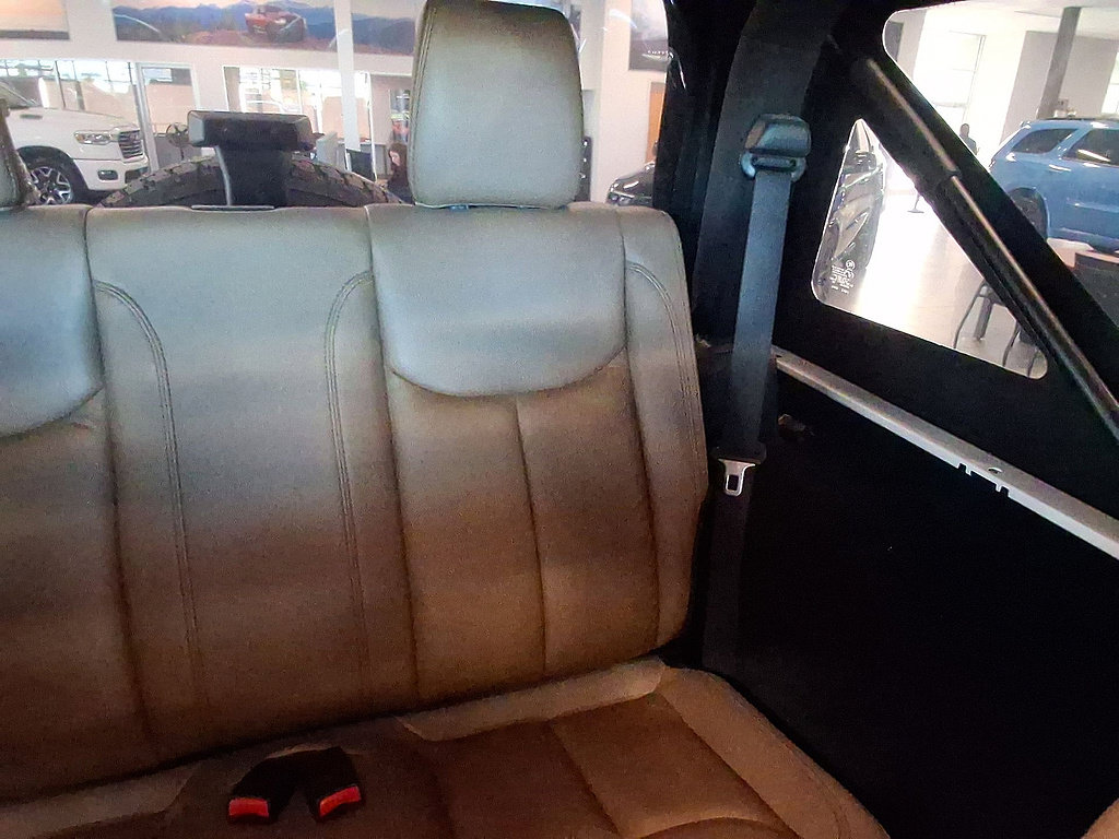 Used 2014 Jeep Wrangler Sahara w/ Dual Top Group AWD/4WD image 14