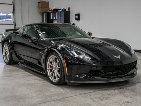 Used 2019 Chevrolet Corvette Grand Sport RWD image 38