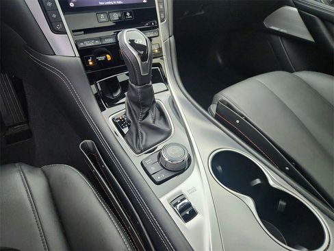 Used 2019 INFINITI Q60 3.0t Luxe w/ Essential Package image 15