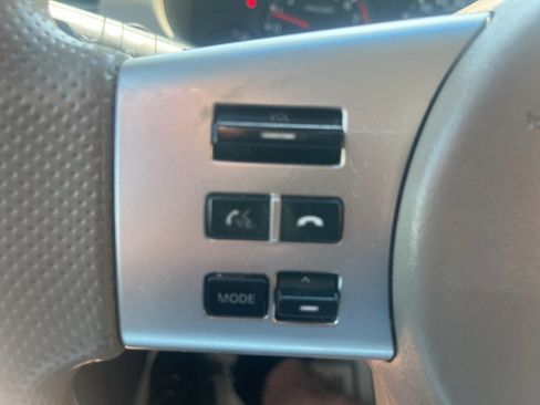 Used 2013 Nissan Frontier SV w/ SV Value Truck Pkg AWD/4WD image 24
