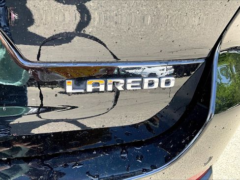 Used 2023 Jeep Grand Cherokee L Laredo w/ Luxury Tech Group I AWD/4WD image 15