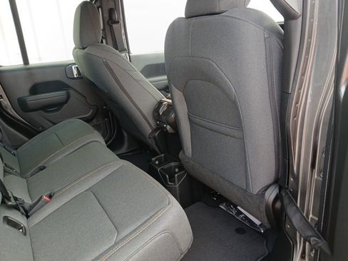 New 2025 Jeep Gladiator Sport image 27