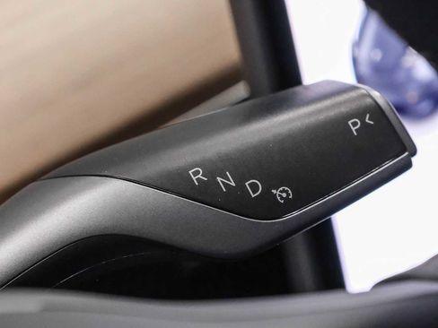 Used 2023 Tesla Model Y 2WD image 23