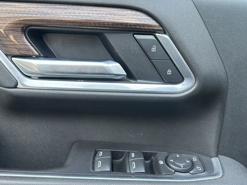 Used 2025 Chevrolet Silverado 2500 LT w/ Convenience Package image 16