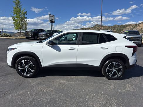 New 2026 Chevrolet Trax RS FWD image 4