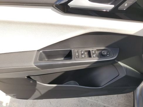 Certified 2025 Volkswagen Taos S FWD image 19