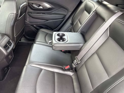 Used 2024 GMC Terrain SLT AWD/4WD image 31