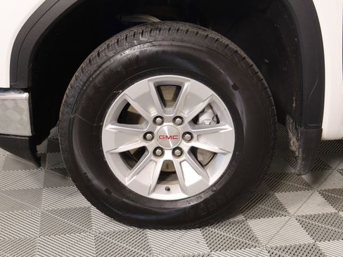 Used 2024 GMC Sierra 1500 Pro w/ Pro Value Package image 16