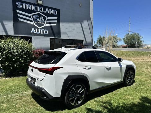 Used 2019 Lexus UX 200 w/ Accessory Package 2 FWD image 7