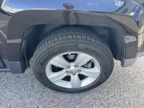 Used 2017 Jeep Patriot Sport w/ Power Value Group AWD/4WD image 9